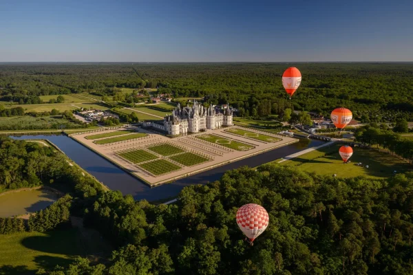 Hot air balloon rides over the Loire châteaux
